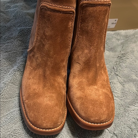 Michael Kors Hayden Boot in Tan - Picture 5 of 6